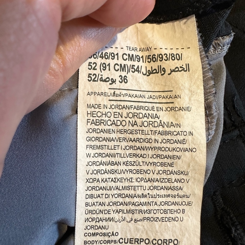 Under Armour Men's Black Shorts Size 36 - Picture 14 of 15